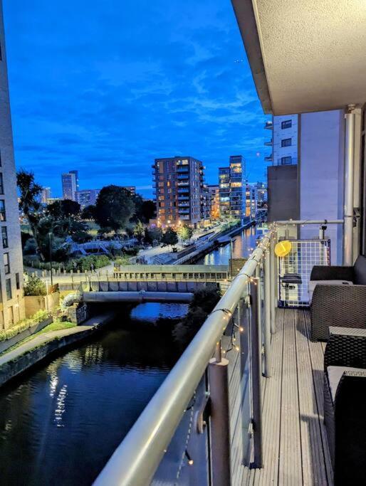 Canal Room Londres Exterior foto
